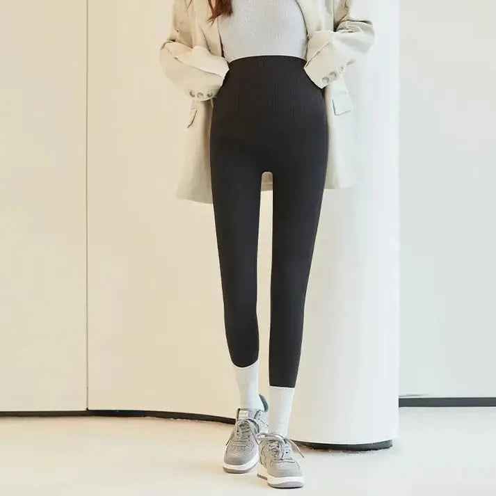 Why Fleece-Lined Maternity Pants Are a Must-Have for Expecting Moms - Leggings Co